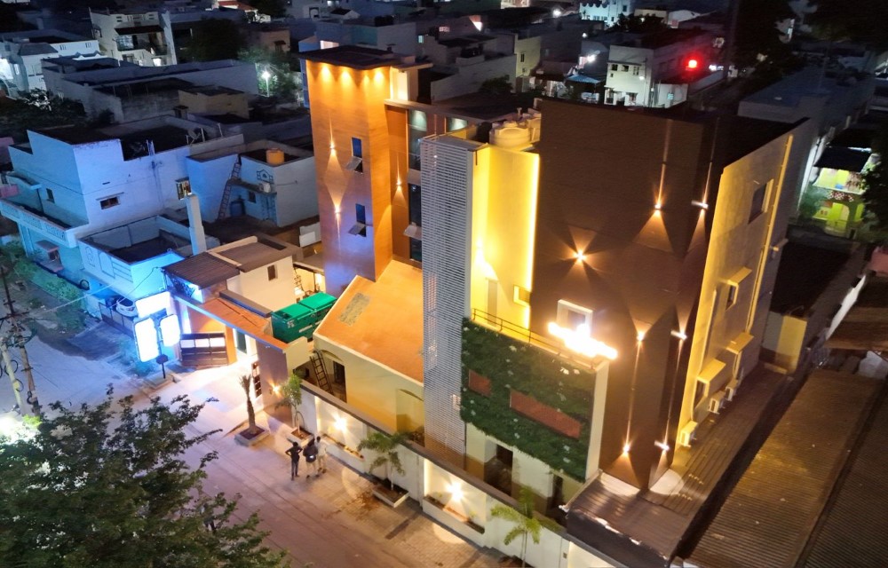 Luxury Hotel Seating Area in Dindigul